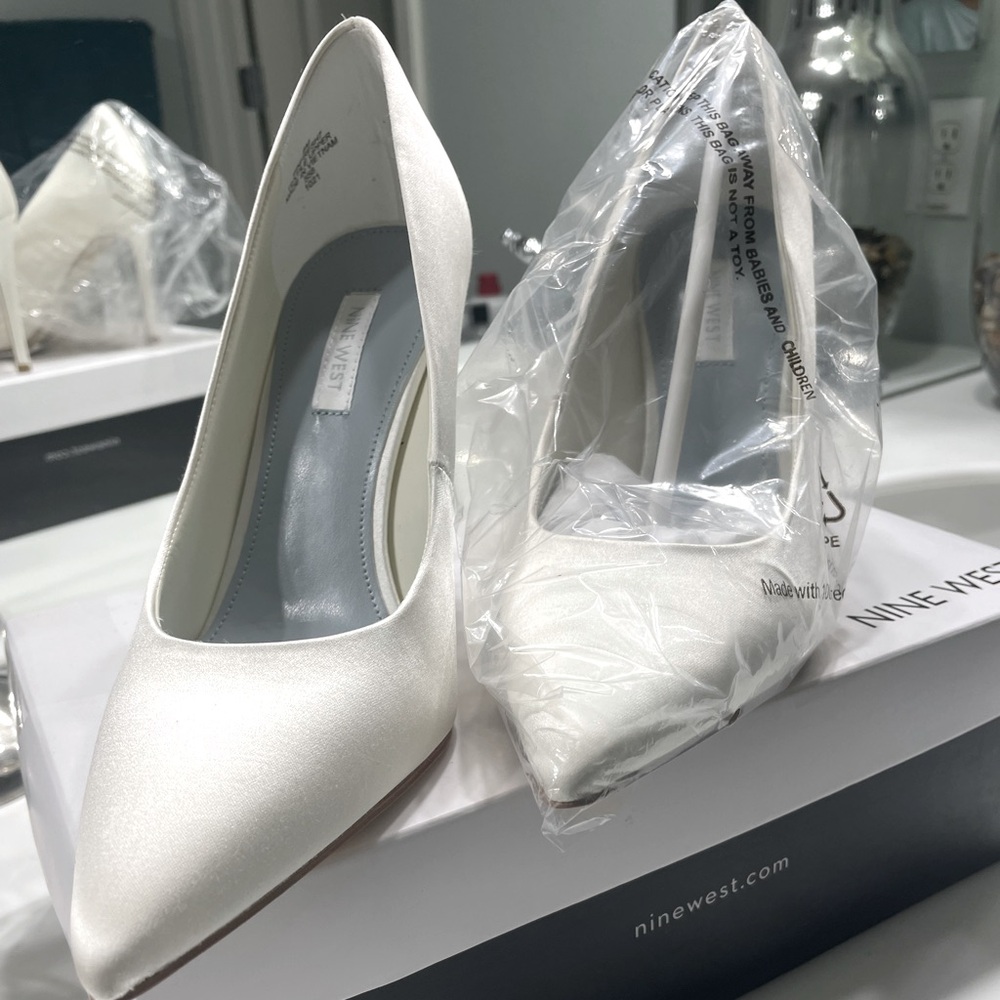 Nine West White Stiletto Heels for Formal Occasions never worn